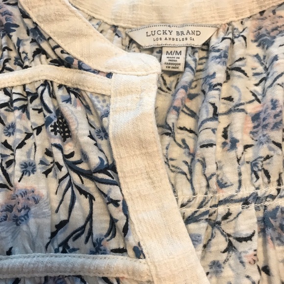 Lucky brand too worn once  medium but I’m large and it fits nice - Picture 4 of 4